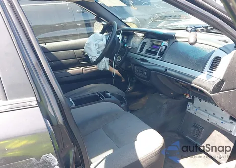 2011 Ford Crown Victoria Police Interceptor z USA, uszkodzony, nr VIN 2FABP7BV0BX155924